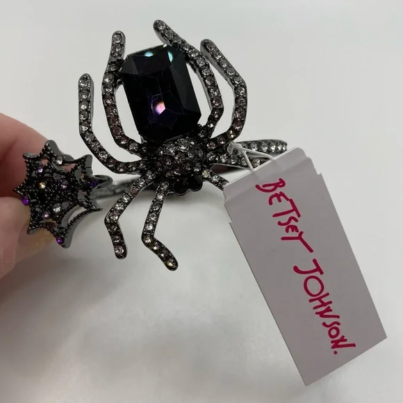 BETSEY JOHNSON Spider Purple Gem Rich Witch Crystal-Studded Hinged Bracelet NEW - Picture 1 of 8